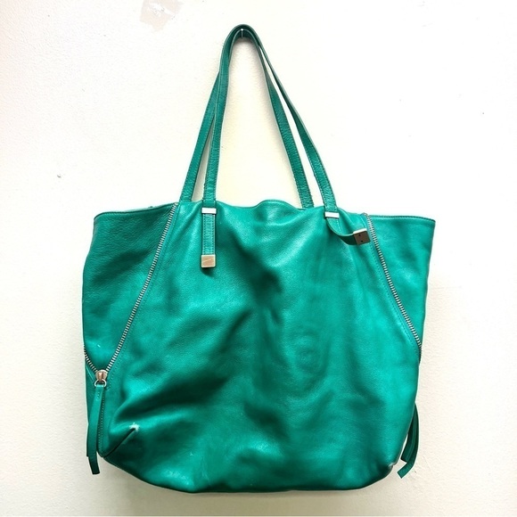 JOIE Edie Large Tote Bag in Green Leather with Gold Hardware expandable. - Picture 4 of 11